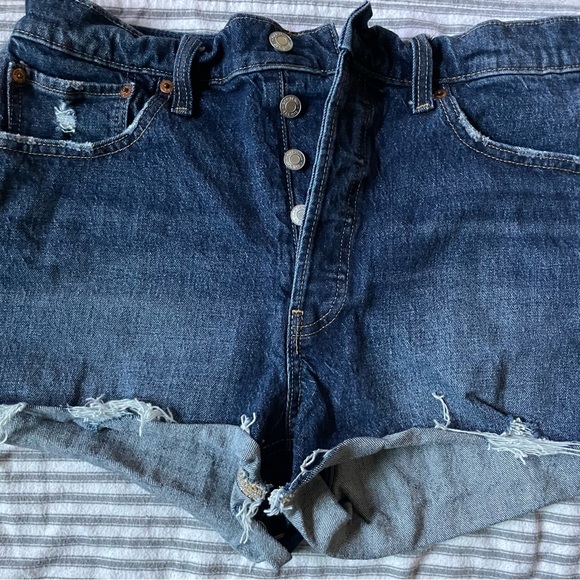 Women’s Gap Denim Cheeky Shorts - Picture 2 of 6